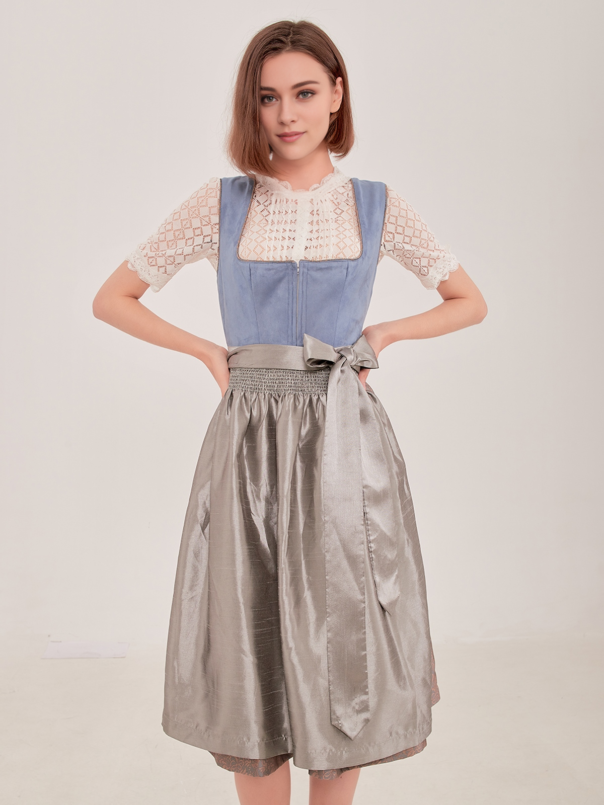 Dirndl länge midi in Blau