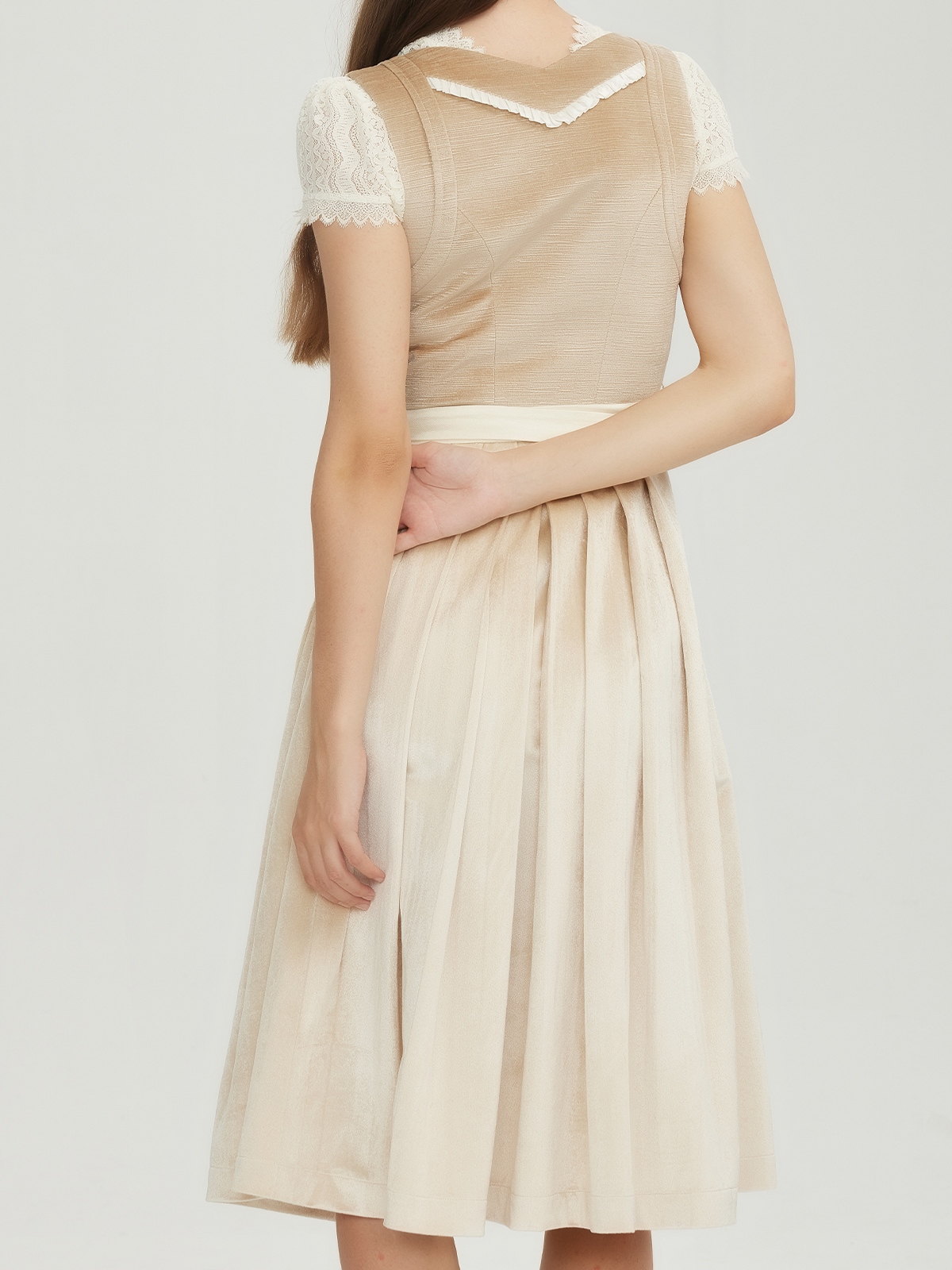 Modernes braunes Dirndl von Ehreer