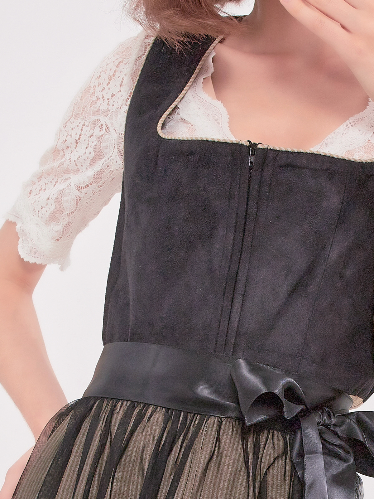 Dirndl Gelb Samt – Eleganz und Tradition vereint